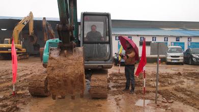 工程機(jī)械設(shè)備在多雨季節(jié)保養(yǎng)相當(dāng)重要 dgjunlin.com